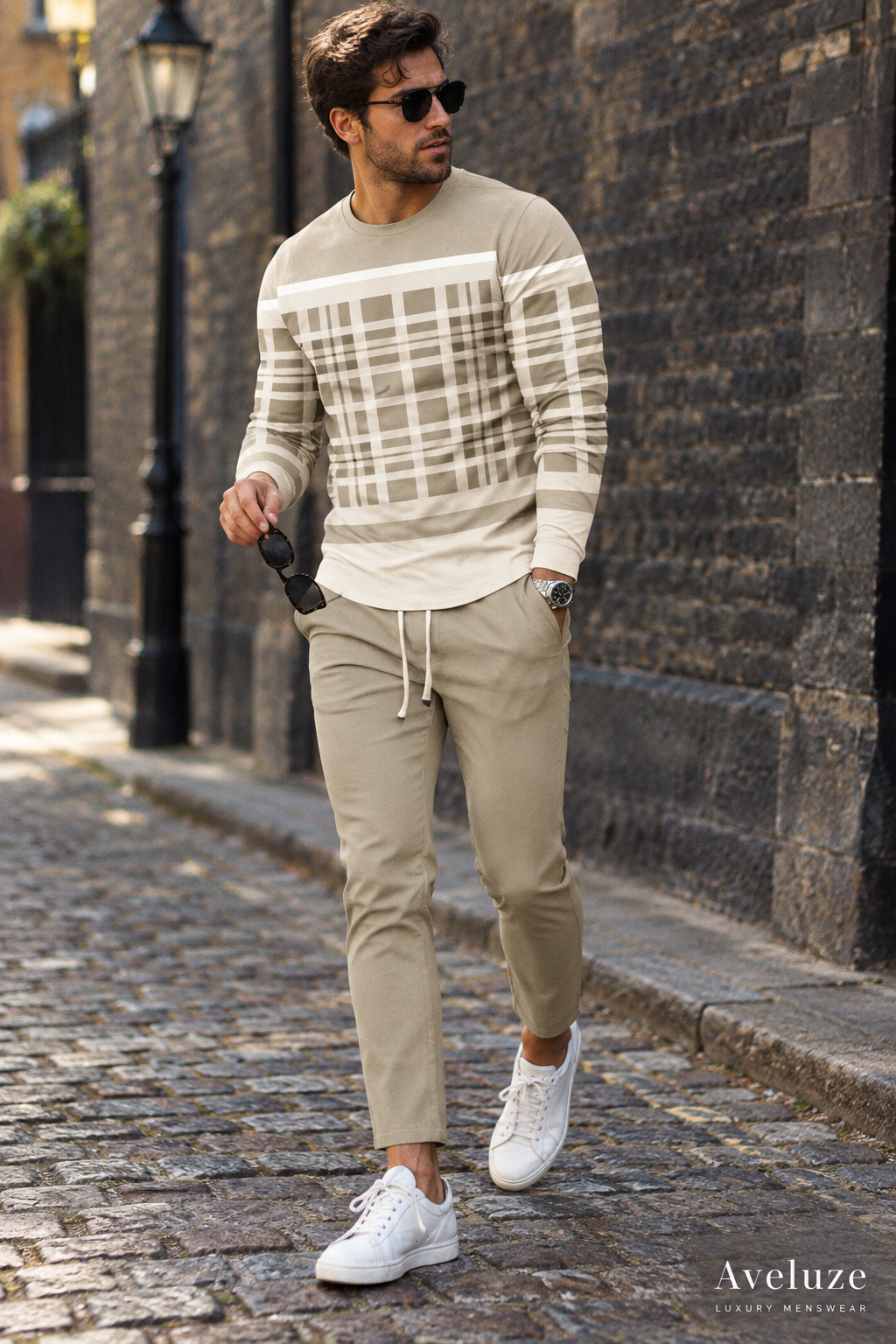 Conjunto masculino bege patchwork — street style Londres | Aveluze